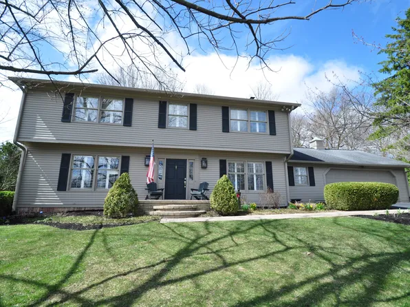 12176 Crestwood Dr, Carmel, IN 46033