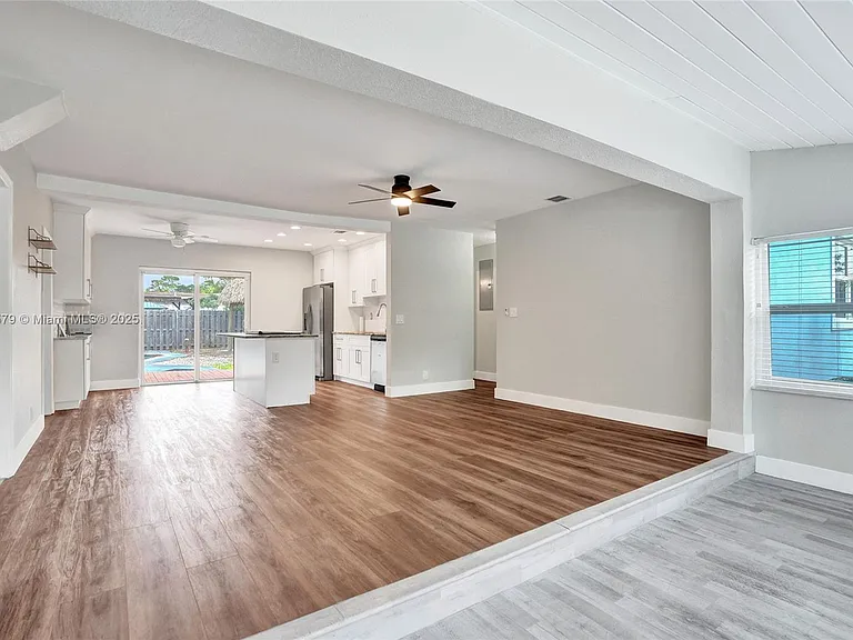 2281 SW 15th St — Photo 19