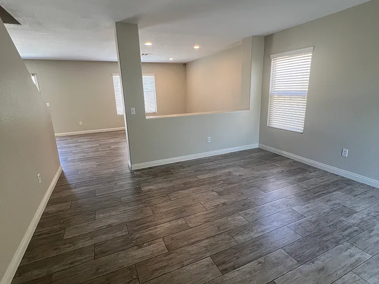 14048 Ruby St — Photo 2