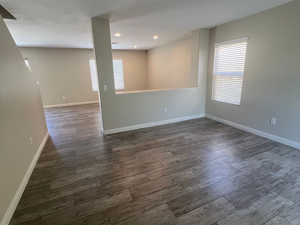 2nd image of 14048 Ruby St