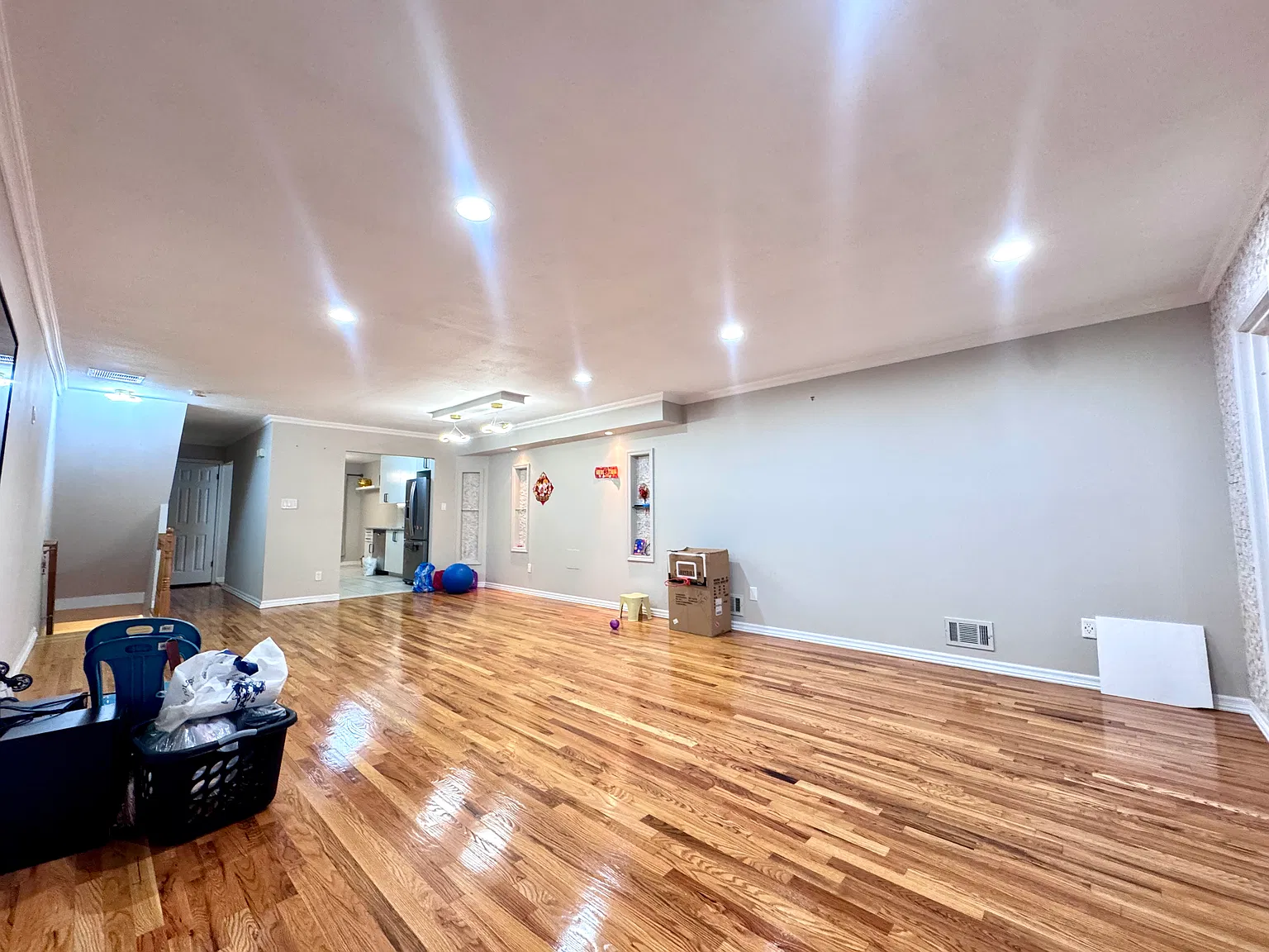 3 bed, 1200 sqft, $3,300 — Photo 1