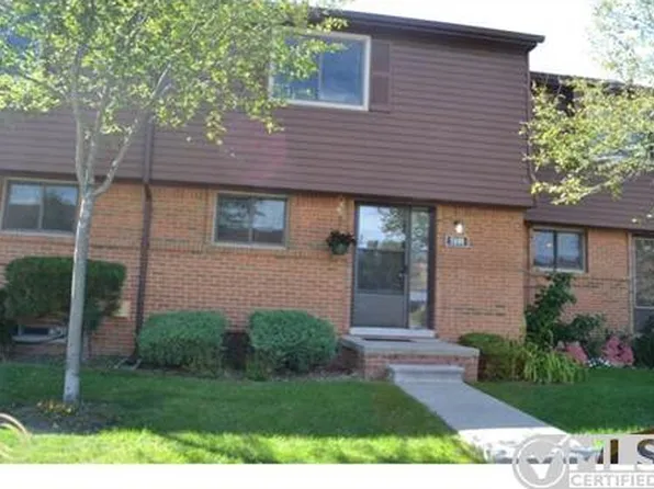 3890 Old Creek Rd #1, Troy, MI 48084