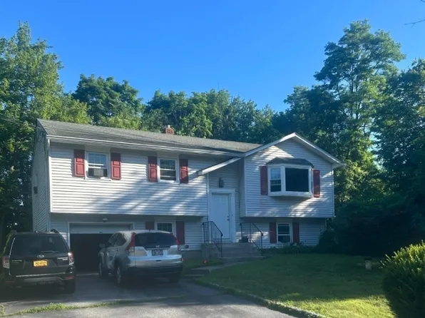4 Beardslee Hill Dr, Franklin Boro, NJ 07416