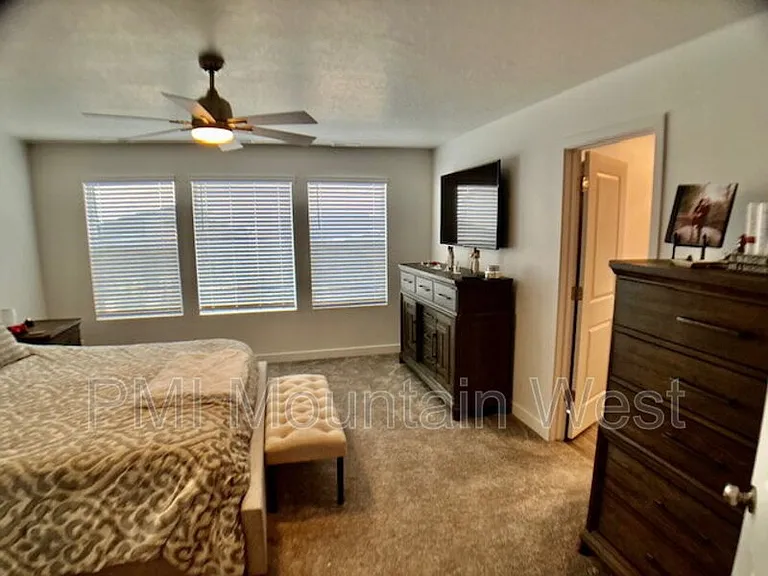 707 S Miller Ave — Photo 33