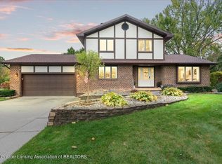 12108 Madonna Dr, Lansing, MI
