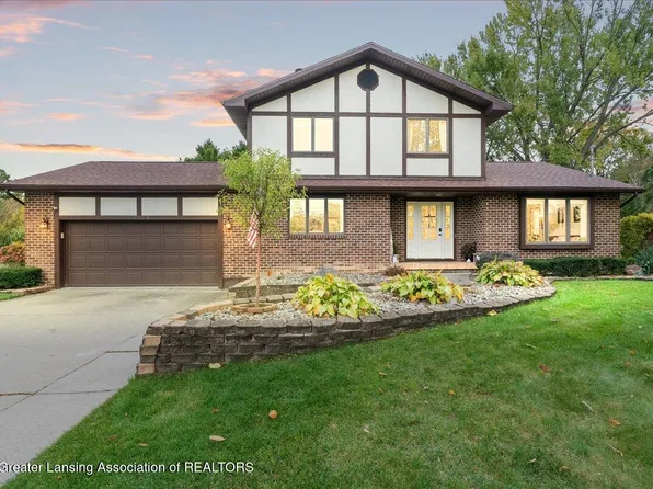 12108 Madonna Dr, Lansing, MI 48917