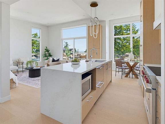 2nd image of 5229 Cordova Bay Rd #Penthouse 404