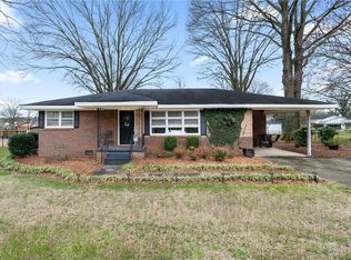 106 Larkwood Cres, Cartersville, GA 30120