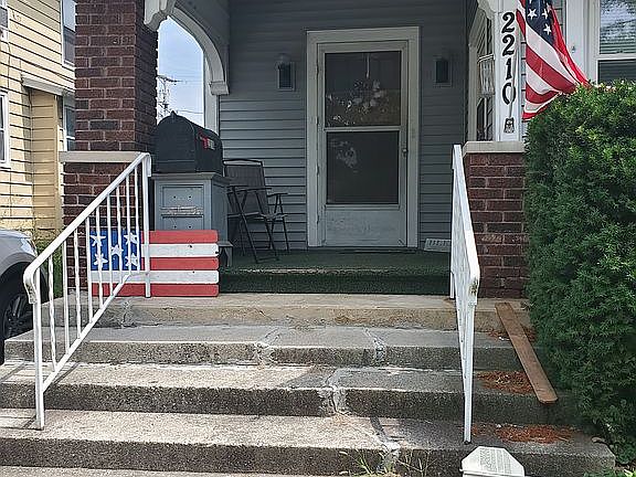2nd image of 2210 Crescent Ave