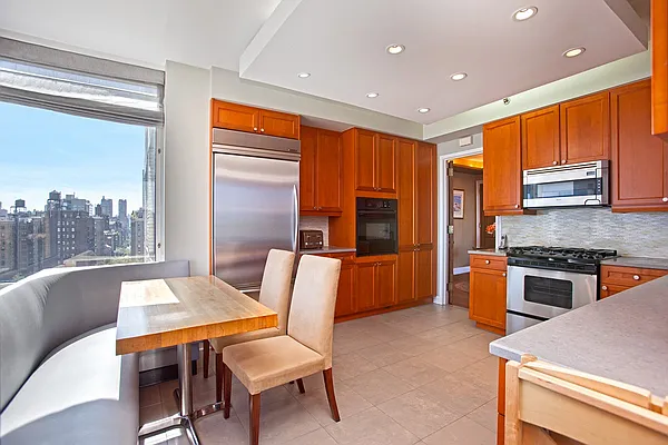 Sold by BLU Real Estate | media 5