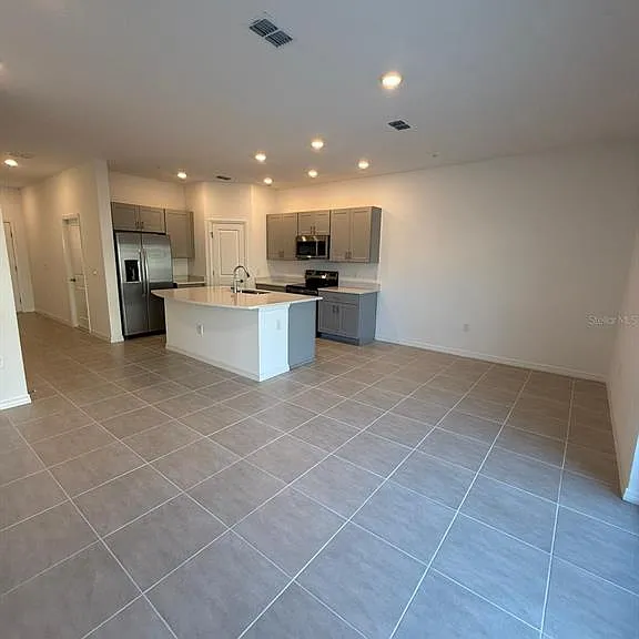 5040 Spangle Dr — Photo 4