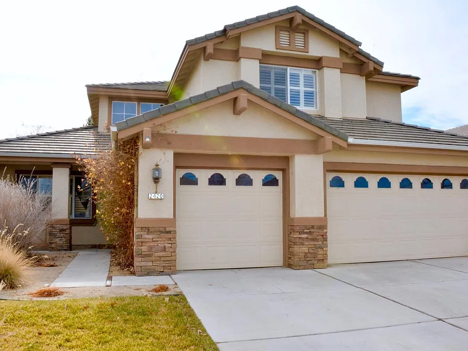 2420 Lincoln Meadows Dr