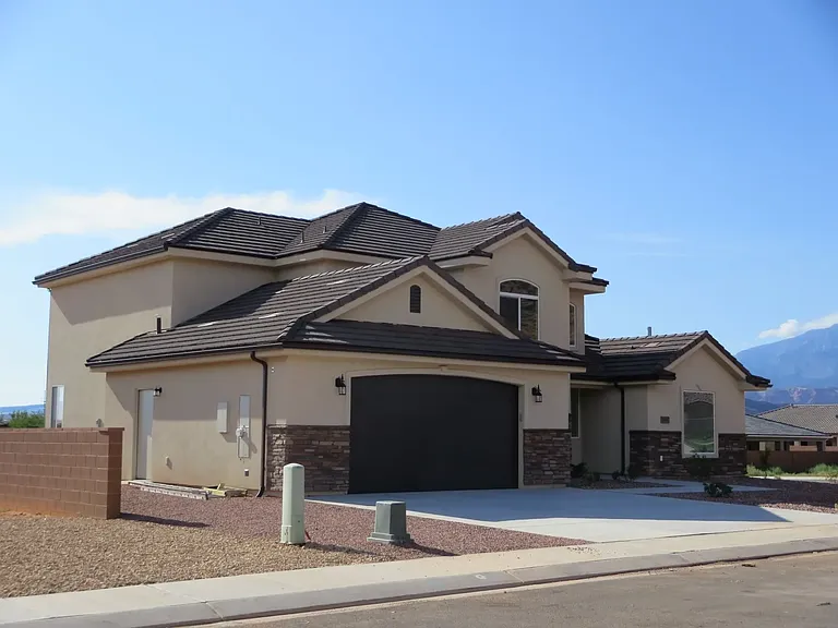 2388 S 3330 W — Photo 22