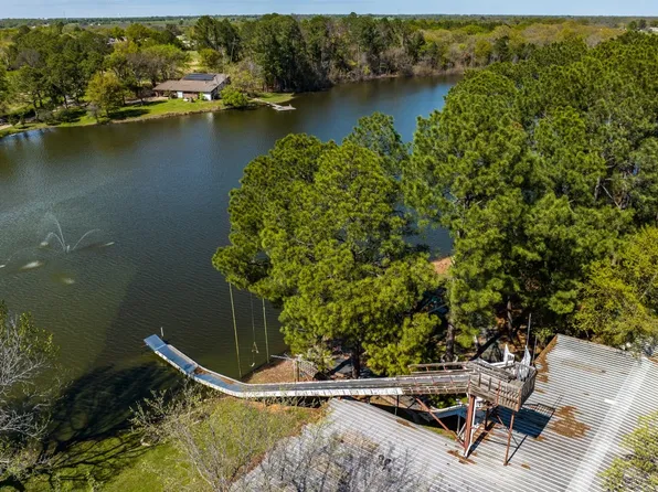 208 Levee Dr, Gun Barrel City, TX 75156