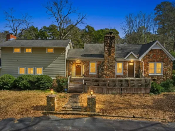 229 Pine Forest Rd, Travelers Rest, SC 29690