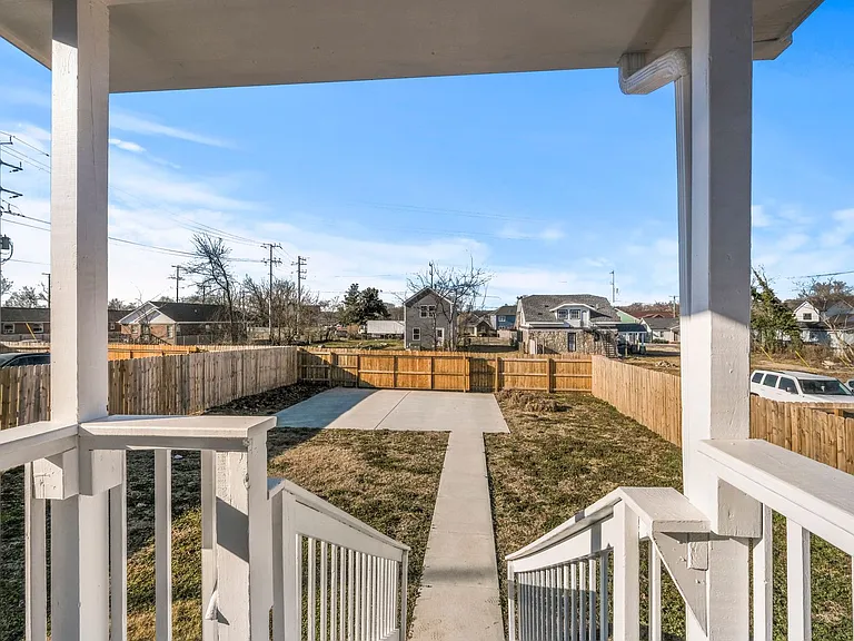 1612 Knowles St — Photo 31