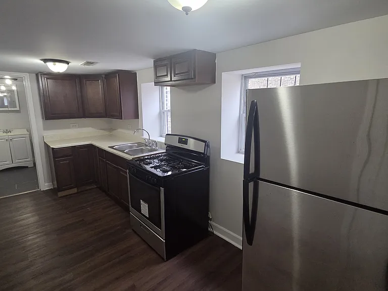 2431 S Christiana Ave #R — Photo 9