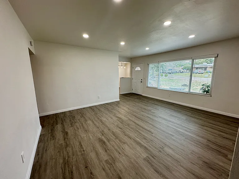 13239 Idyl Dr — Photo 6