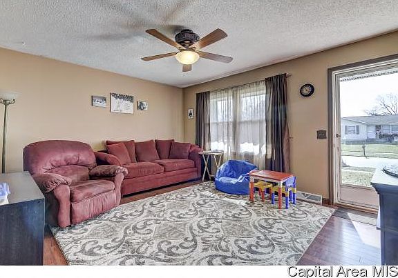 2nd image of 3025 Sandgate Rd
