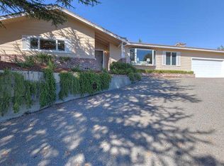 220 Club Dr, San Carlos, CA 94070