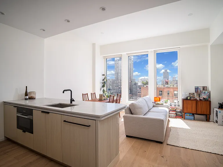 249 E 62nd St #11C — Photo 1