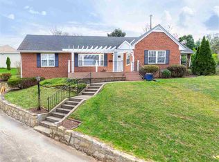 16 Oakwood Rd, Huntington, WV 25701
