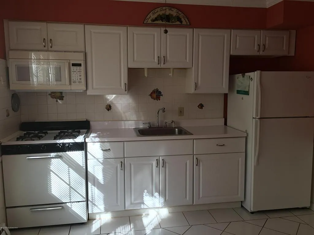 364 Westwood Ave APT 7 photo 1