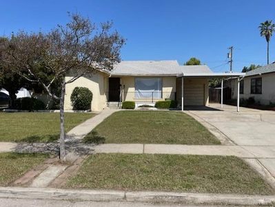1004 W Pontiac Way, Fresno, CA, 93705