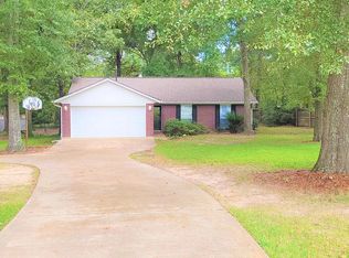 411 Whitehouse Dr, Lufkin, TX 75901