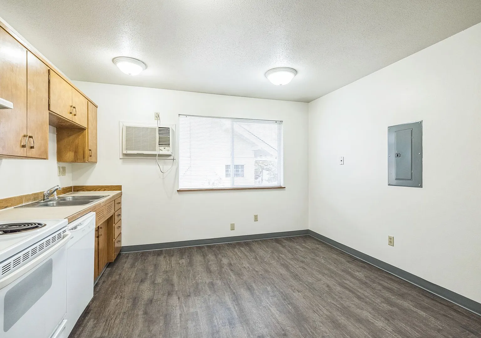 The Cardinal Apartments — Photo 3