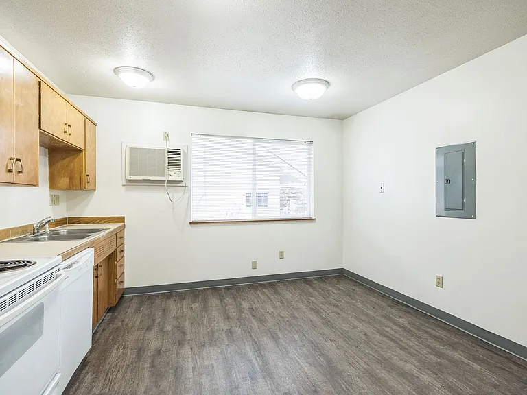 The Cardinal Apartments — Photo 18