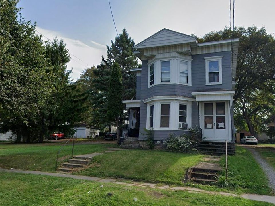 1st image of 213 W Yates St Floor 2