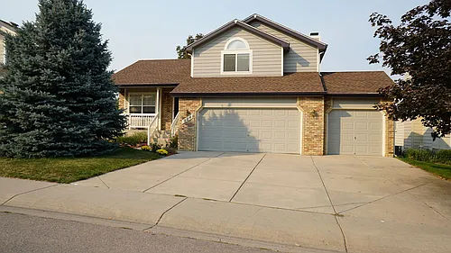 324 Saturn Dr Photo 1