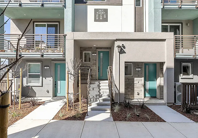 584 Laraline Way — Photo 1