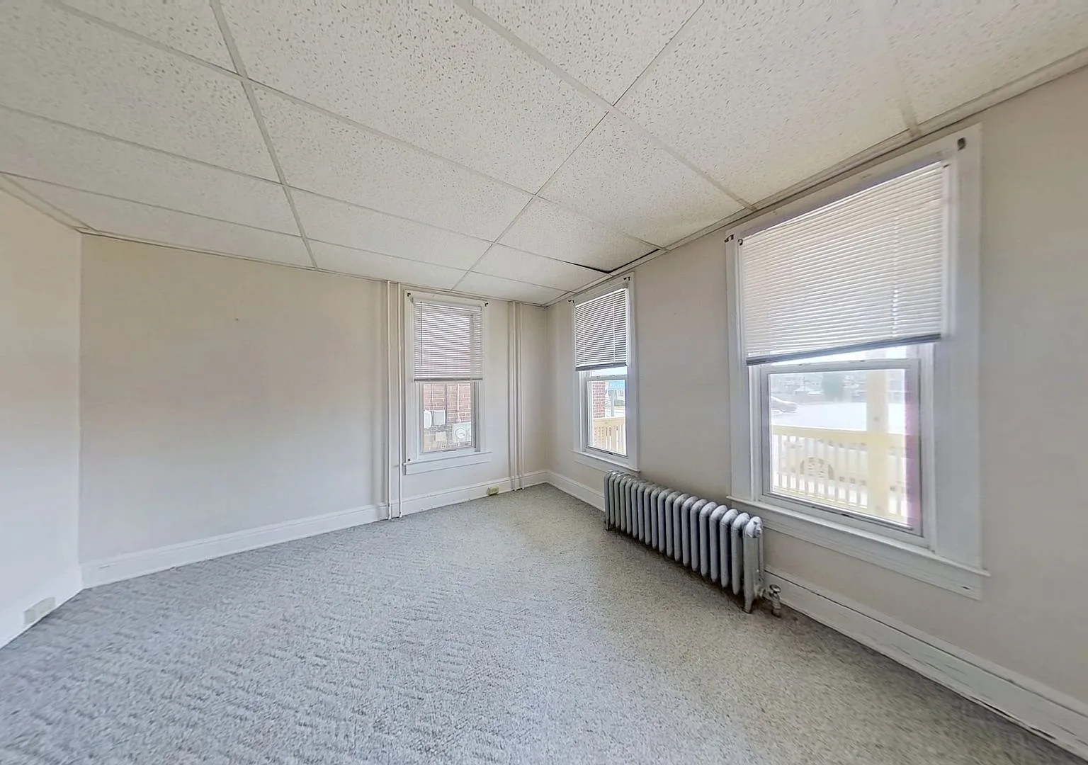 ** Move In Special** Spacious One Bedroom Apartment — Photo 2