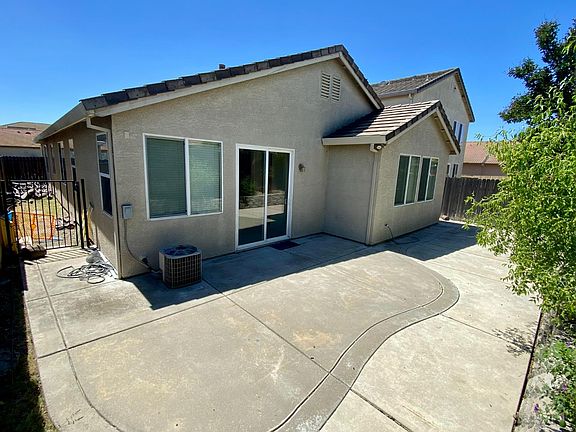 5th image of 390 Greg Thatch Cir