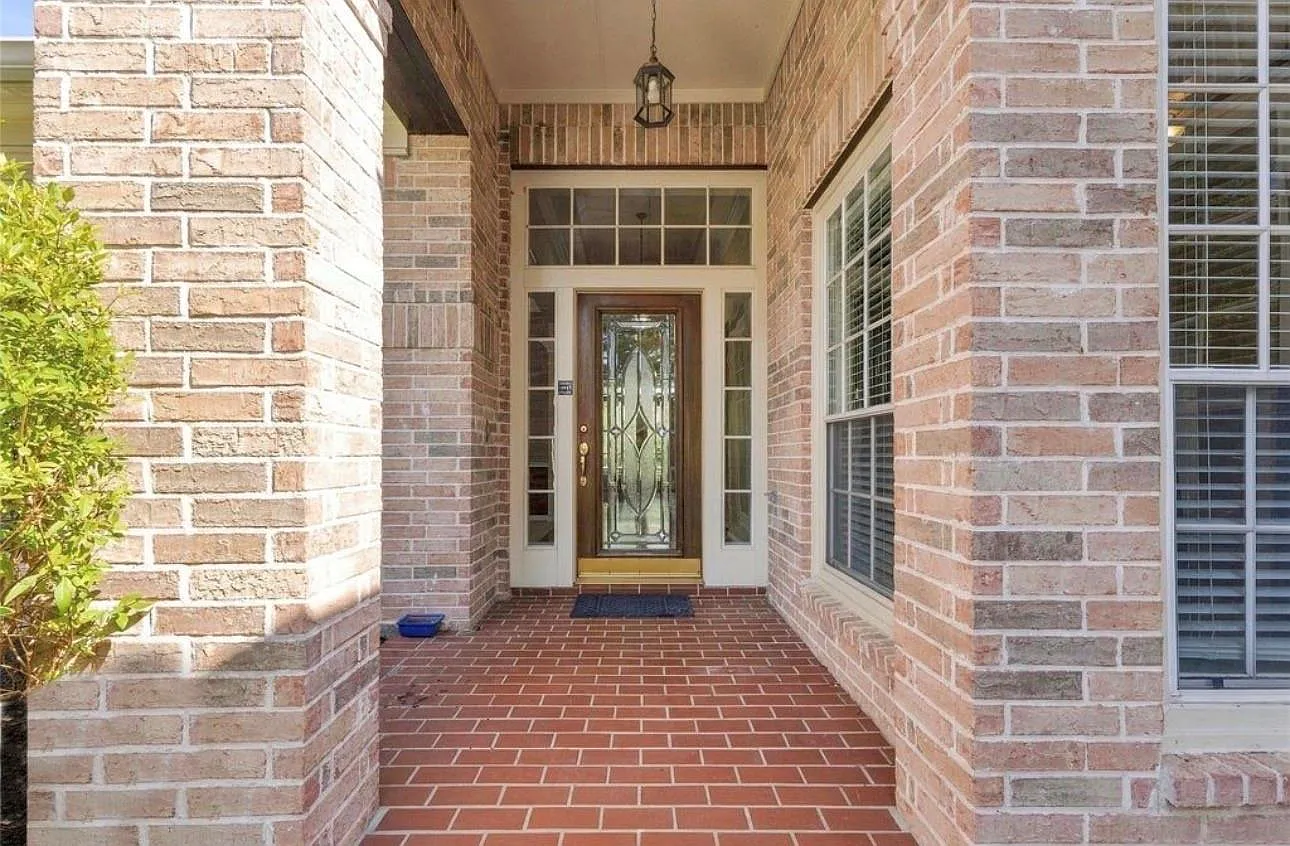 3 bed, 2.5 bath, 2588 sqft, $2,500 — Photo 3