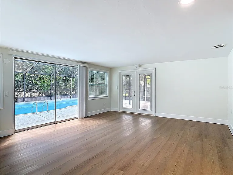 1415 Frances Dr — Photo 12