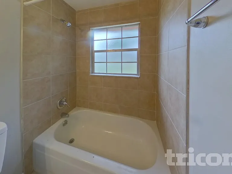 1484 Bloomingdale Rd — Photo 14