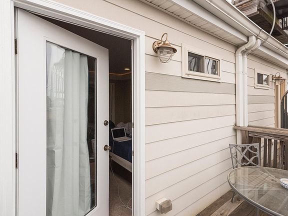 Small Balcony upstairs