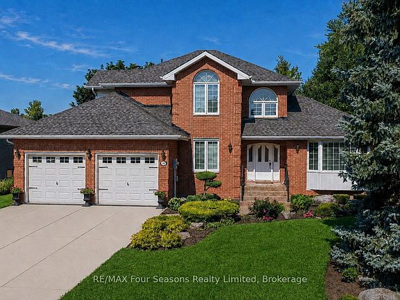 3rd image of 16 Carmichael Cres