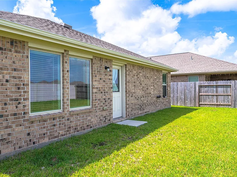 2805 Fountain Woods Dr — Photo 31