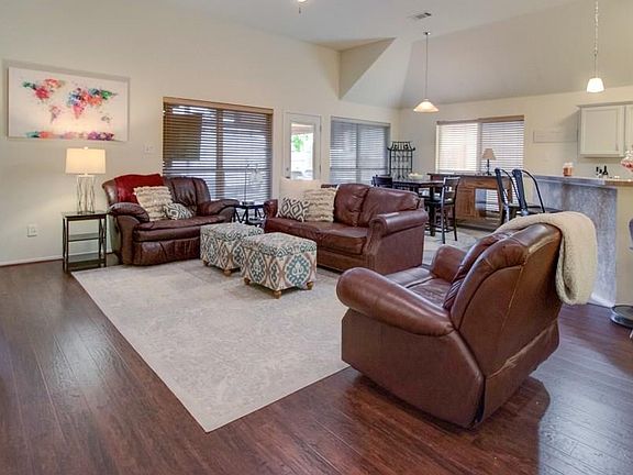 4th image of 207 Bayberry Dr
