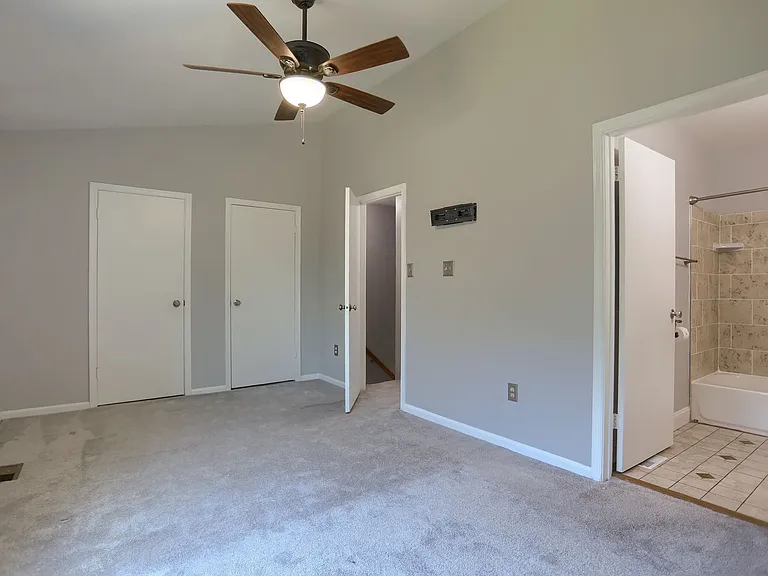 618 Milford Ct — Photo 13