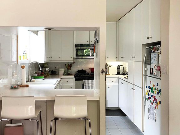 Kitchen with vintage Techline cabinets, Bosch dishwasher, ga