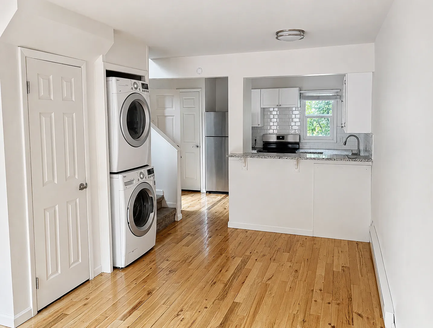 2 bed, 814 sqft, $2,000 — Photo 1
