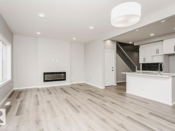 4th image of 2480 Egret Loop