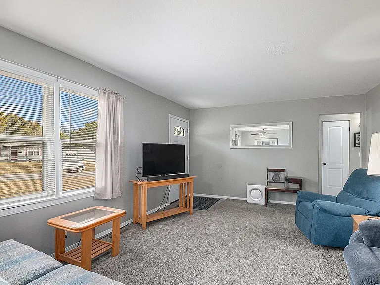 520 S 70th St — Photo 5