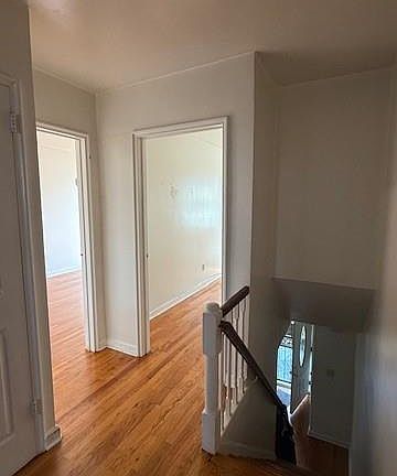4th image of 1007 E 223rd St