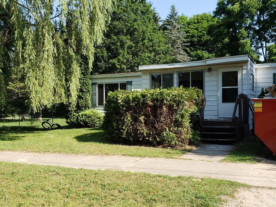 1st image of 130 Gilbertson Ave